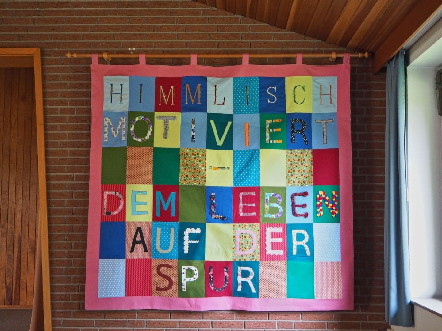 "Himmlisch motiviert – dem Leben auf der Spur": Wandbehang Holtrup